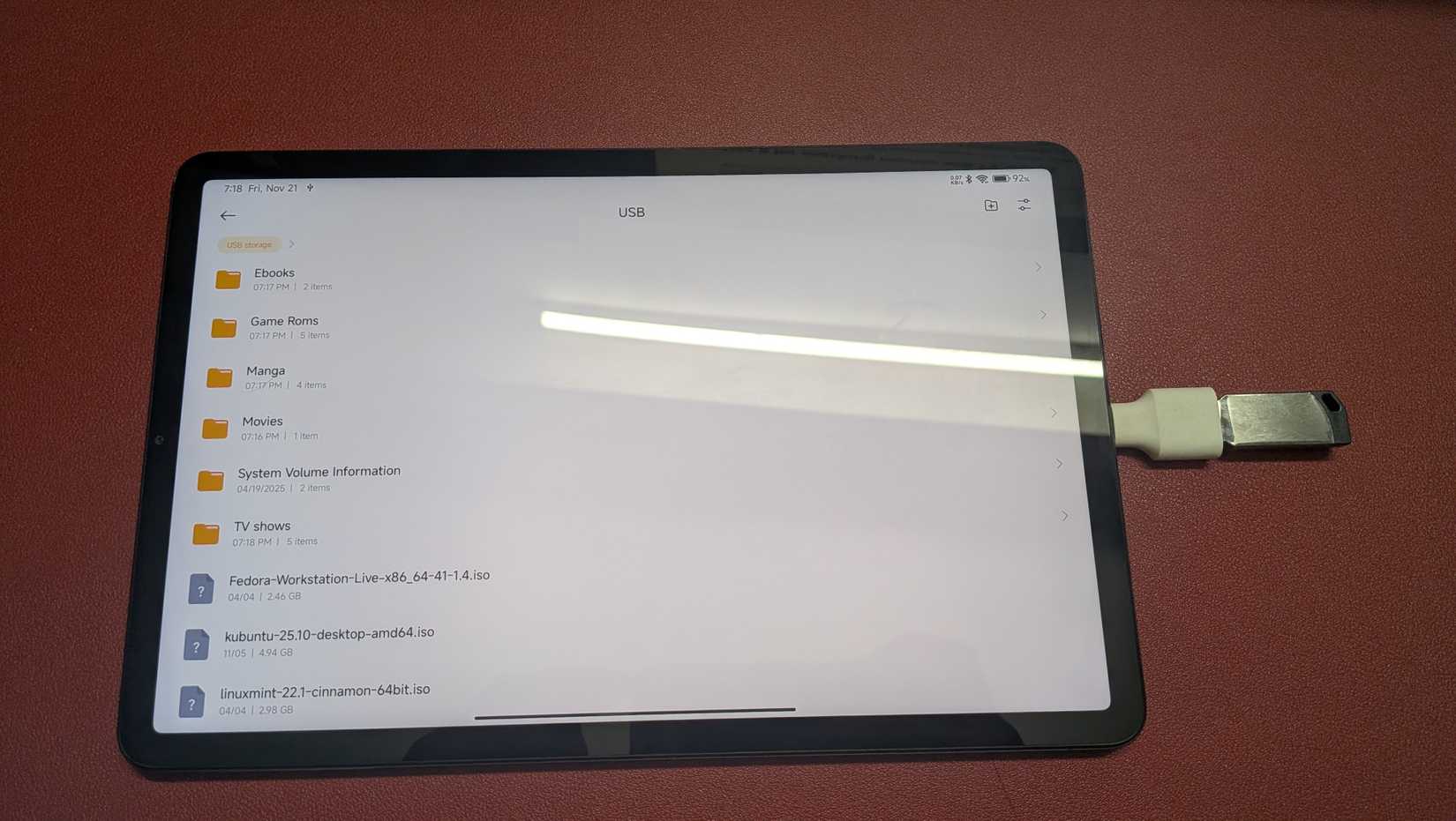 A USB OTG connected to the Mi Pad 5.-1