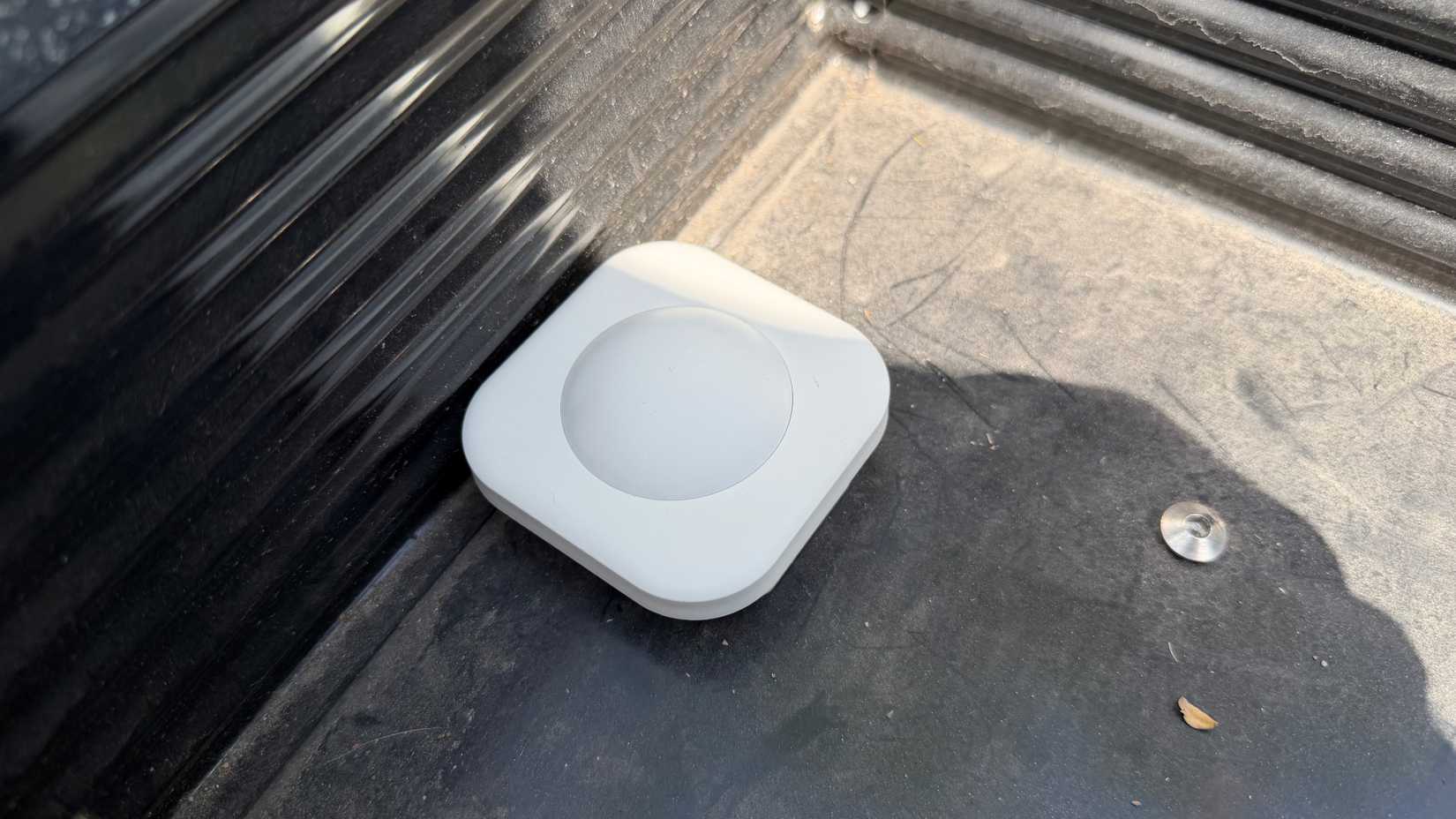 An IKEA Vallhorn motion sensor in a mailbox.