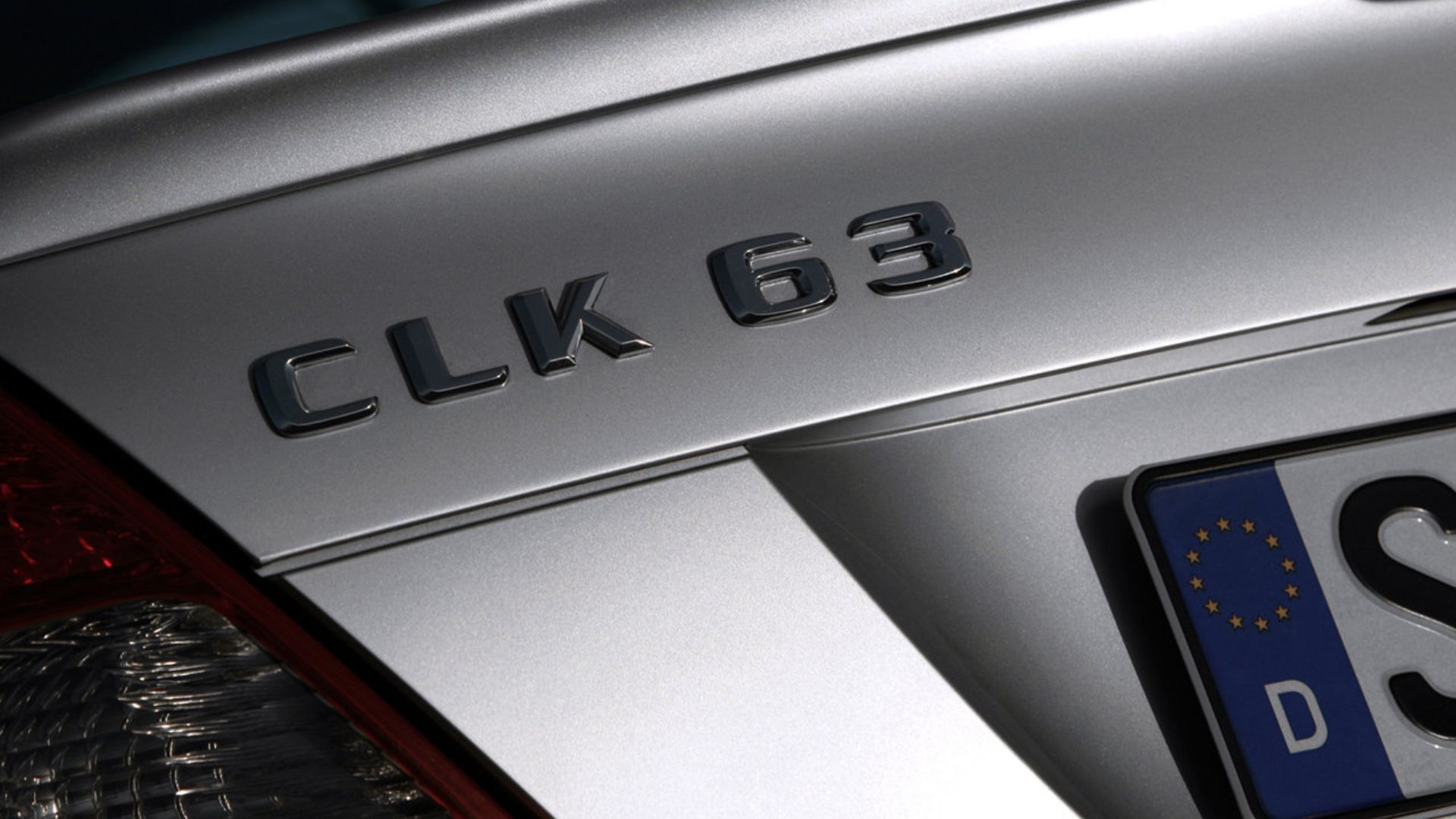 475-hp V8 convertible packs huge power for half the Miata's price