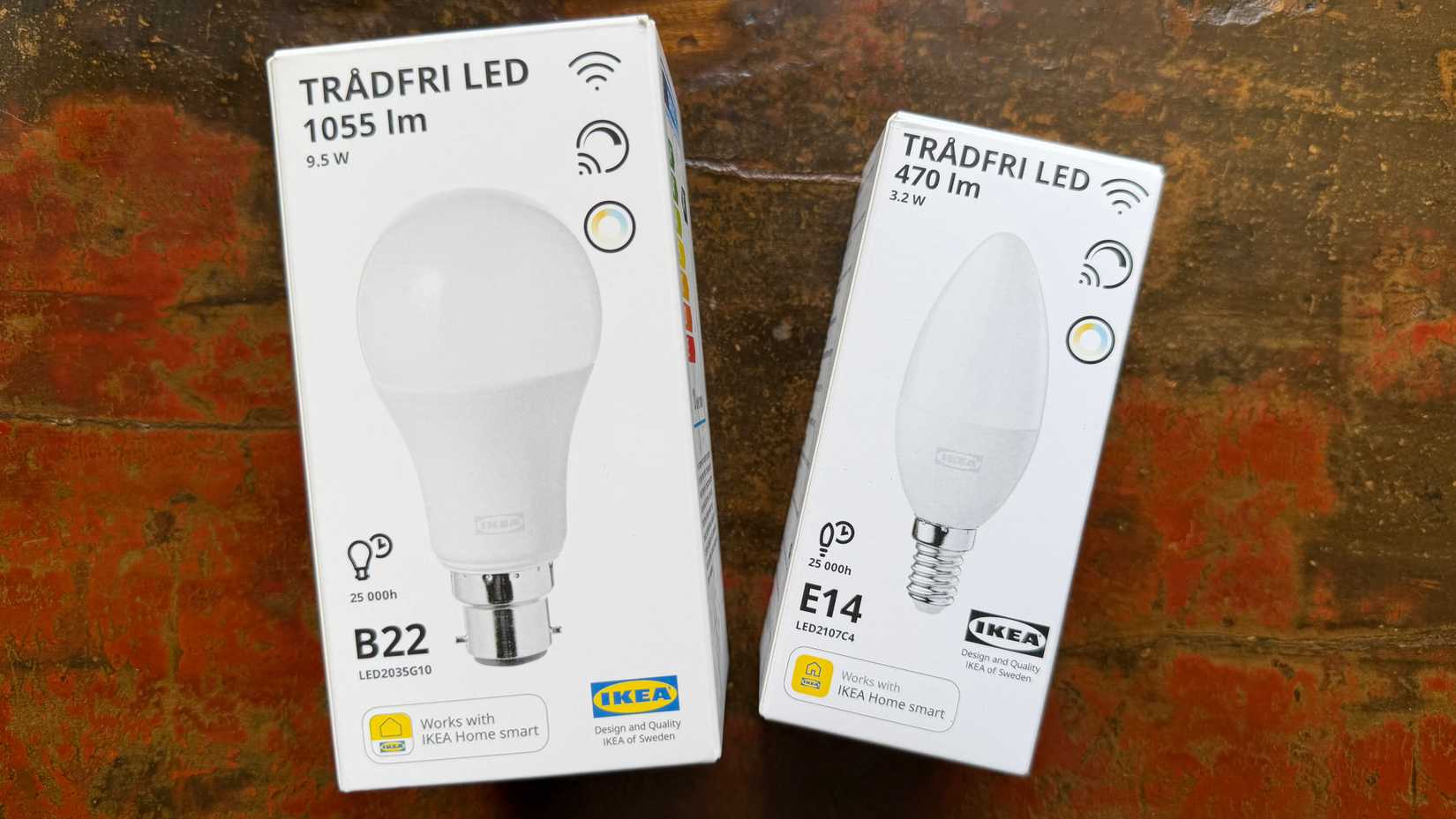 Two varieties of IKEA Tradfri bulbs.
