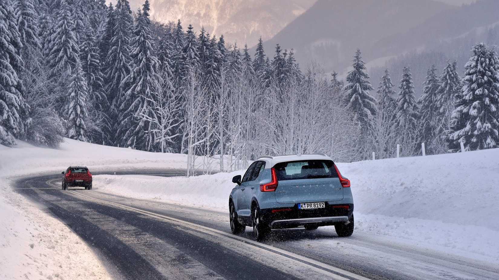 Rear 3/4 shot of a 2018 Volvo XC40