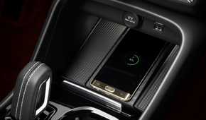 Shot of the wireless charging pad in a 2018 Volvo XC40
