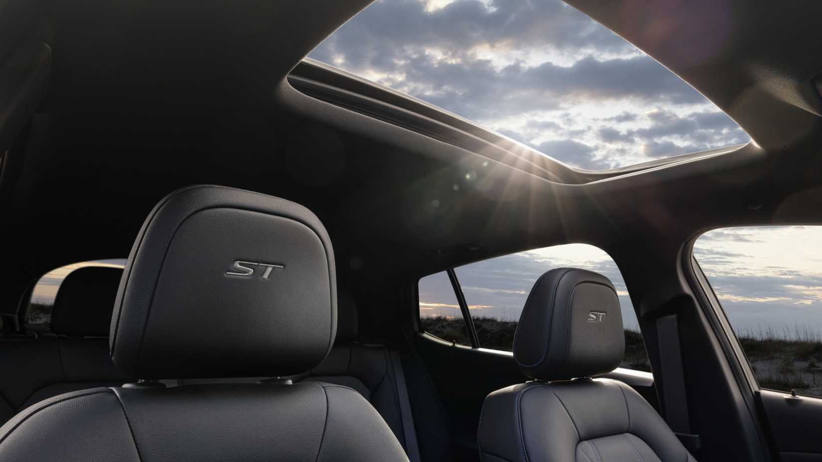 Shot of the sunroof in a 2024 Buick Envista
