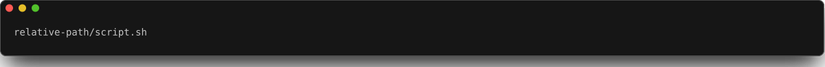 Uma janela de terminal exibe um caminho relativo para um script.