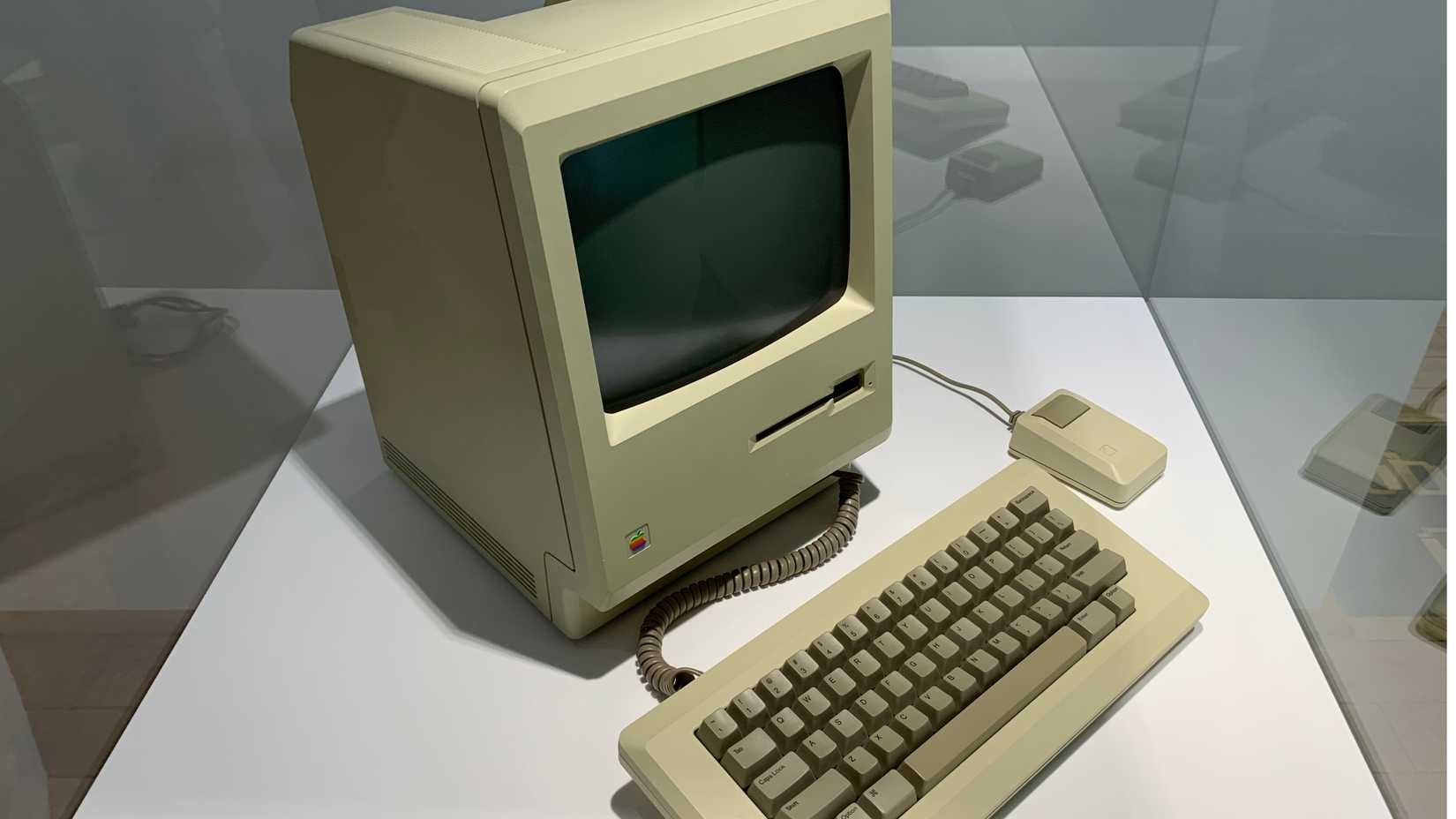 Apple Macintosh 128K at the Apple Museum in Prague.