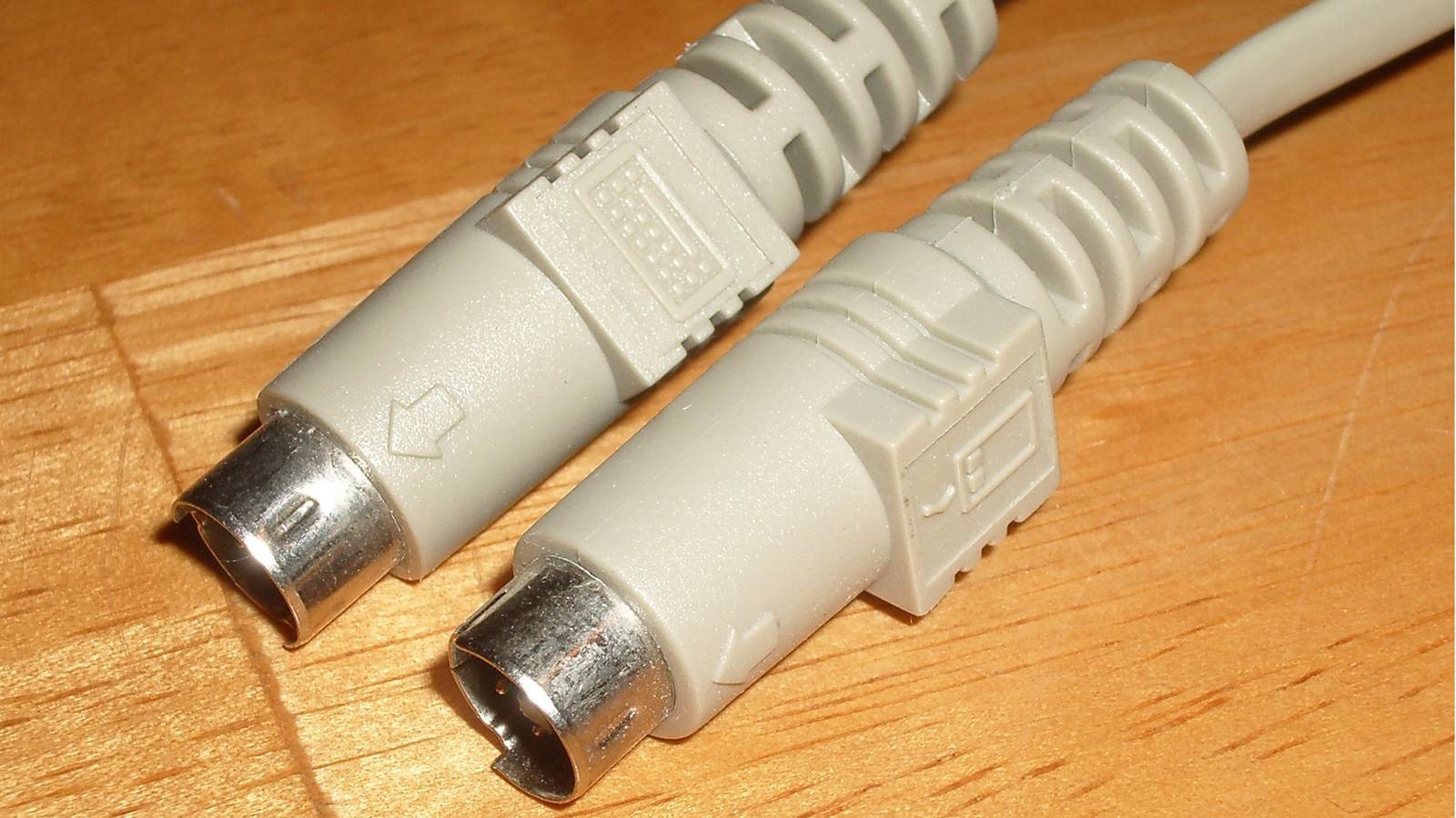 5 Ancient PC Ports That Still Outshine Modern USB