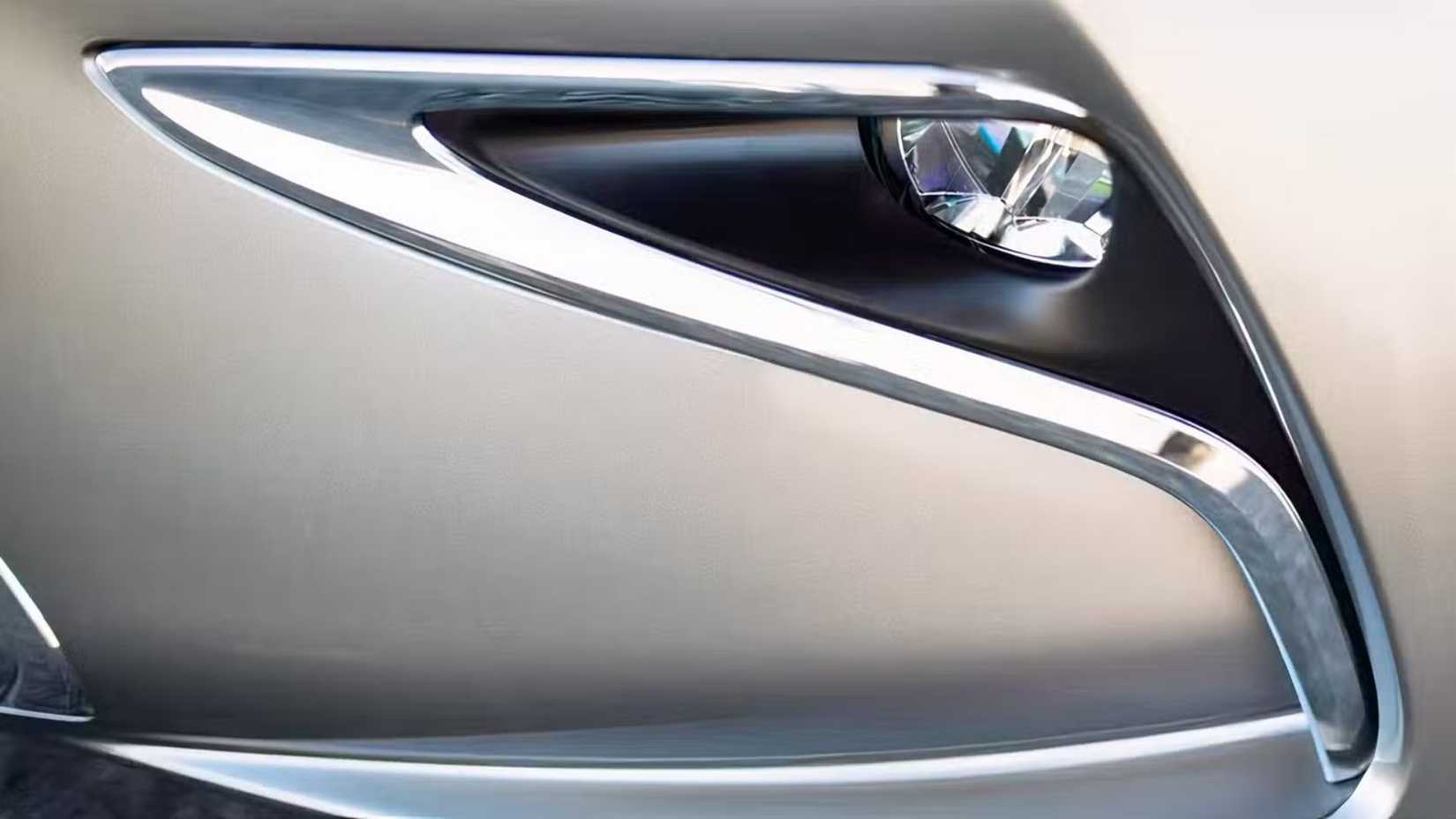 Close-up shot of 2017 Lexus ES 350 headlight detail