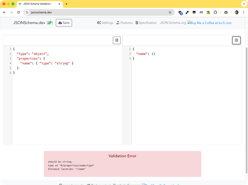 O site JSONScheme.dev mostra um esquema ao lado de um documento de teste, que é mostrado como inválido de acordo com esse esquema.