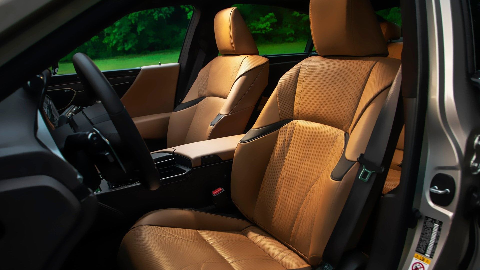 Shot of the front seats in a 2019 Lexus ES 300h