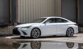 Front 3/4 shot of a 2019 Lexus ES 300h