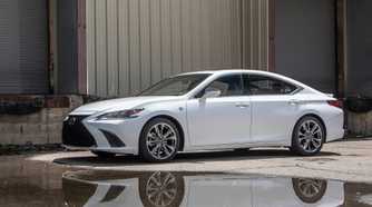 Front 3/4 shot of a 2019 Lexus ES 300h