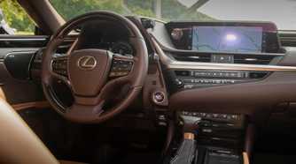 Interior shot of the dashboard in a 2019 Lexus ES 300h