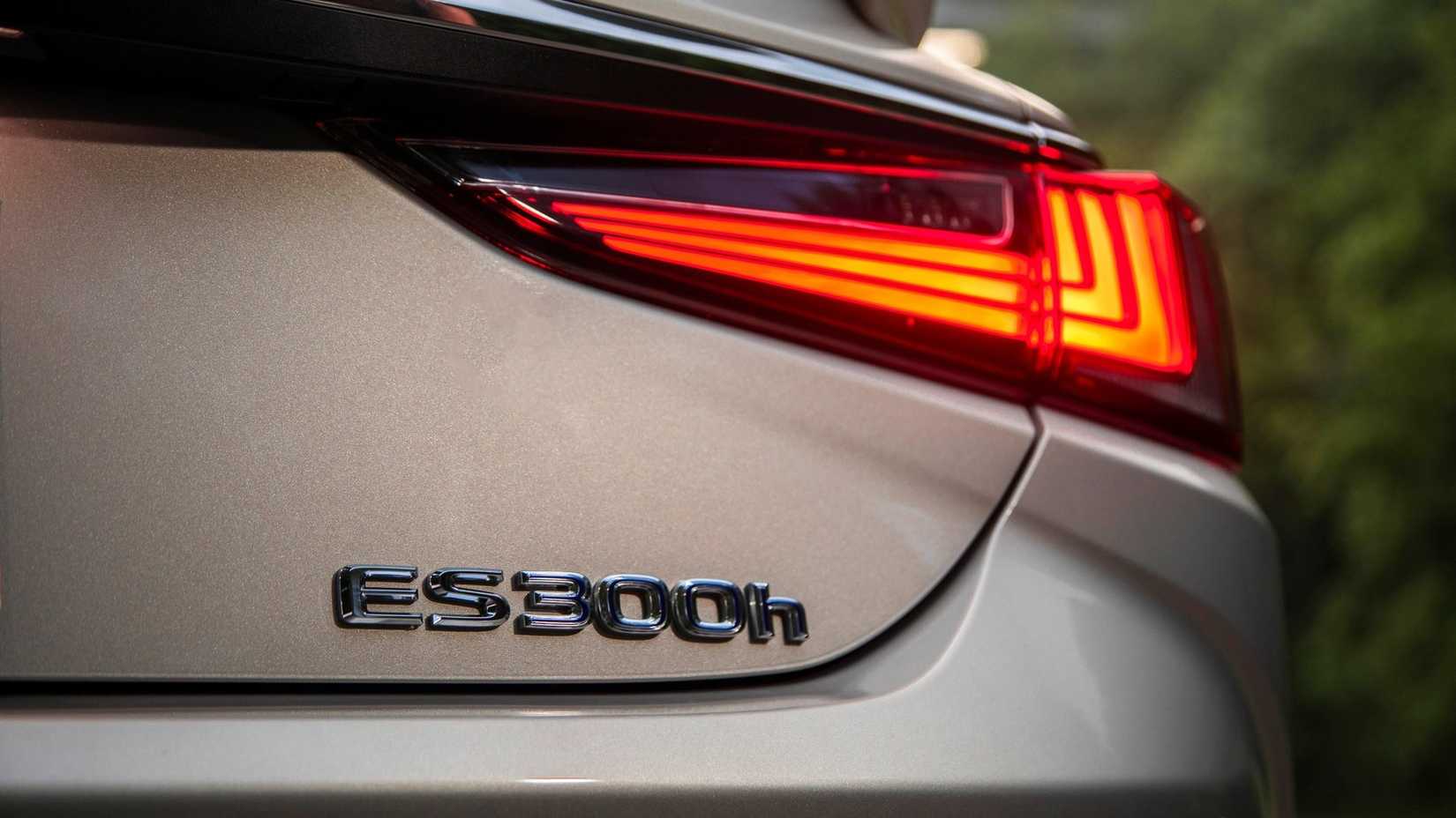 Close-up of the rear badge on a 2019 Lexus ES 300h