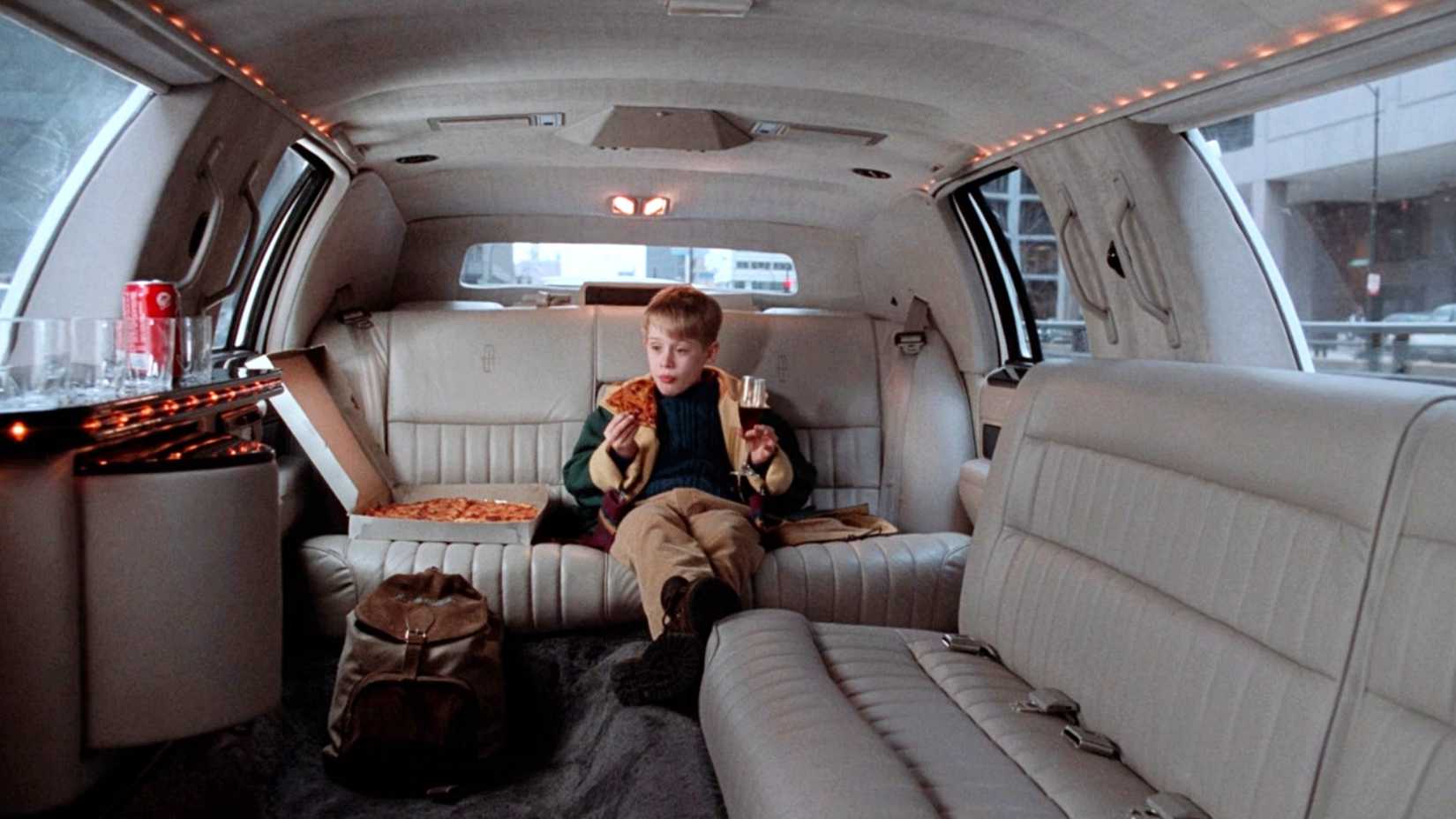 Macaulay Culkin as Kevin McCallister in Home Alone 2.