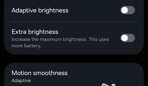 A Samsung Galaxy screenshot with a red arrow pointing to