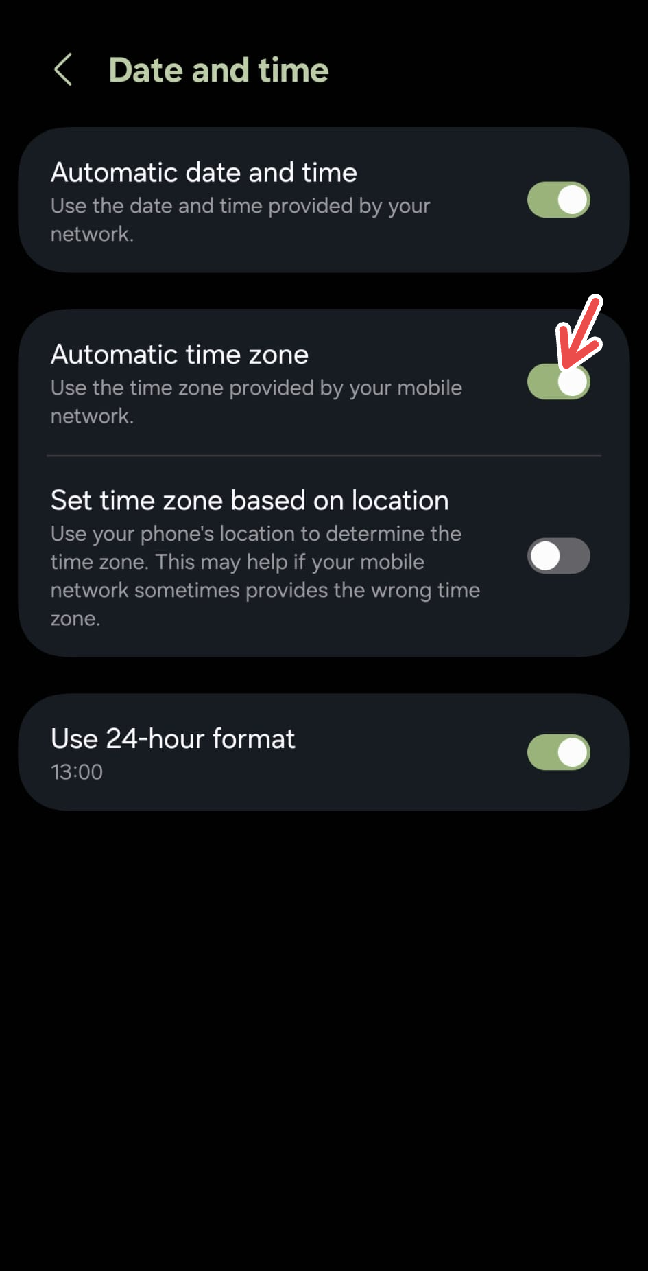 A Samsung Galaxy screenshot with a red arrow pointing to