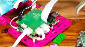 Raspberry Pi Build HAT with LEGO.