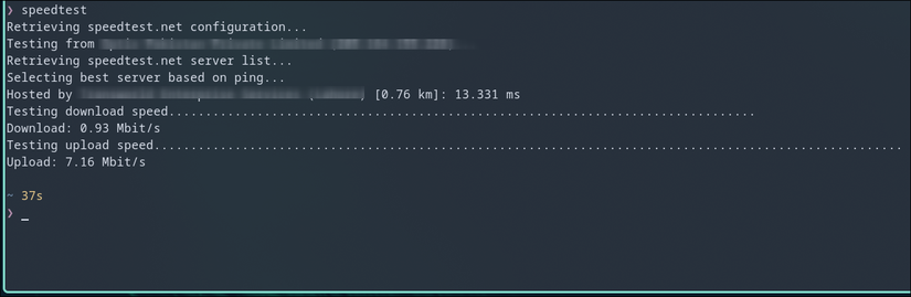 Executando um teste de velocidade da Internet no terminal Linux.