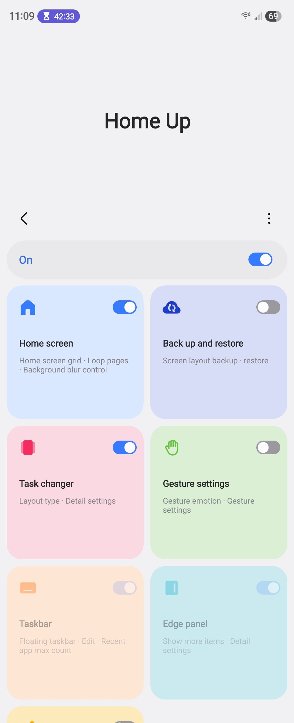 Features in the 'Home Up' plug-in in the Good Lock app on a Samsung phone.