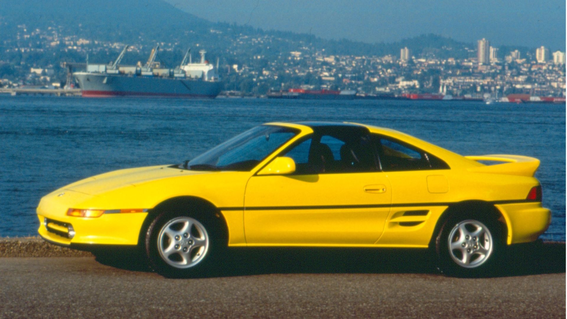 Side profile shot of a 2000 Toyota MR2