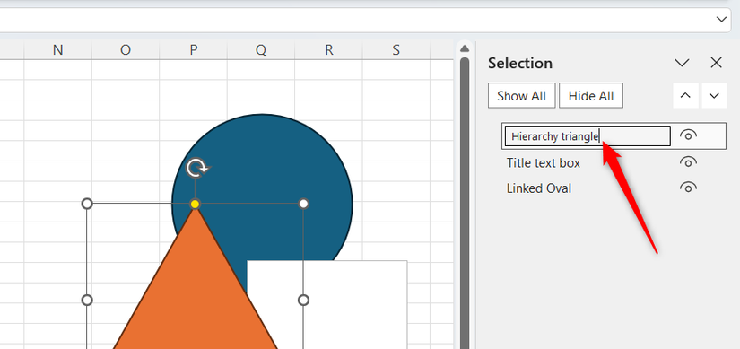 Hình 11: Một hình tam giác đang được đổi tên trong Bảng Chọn của Excel.