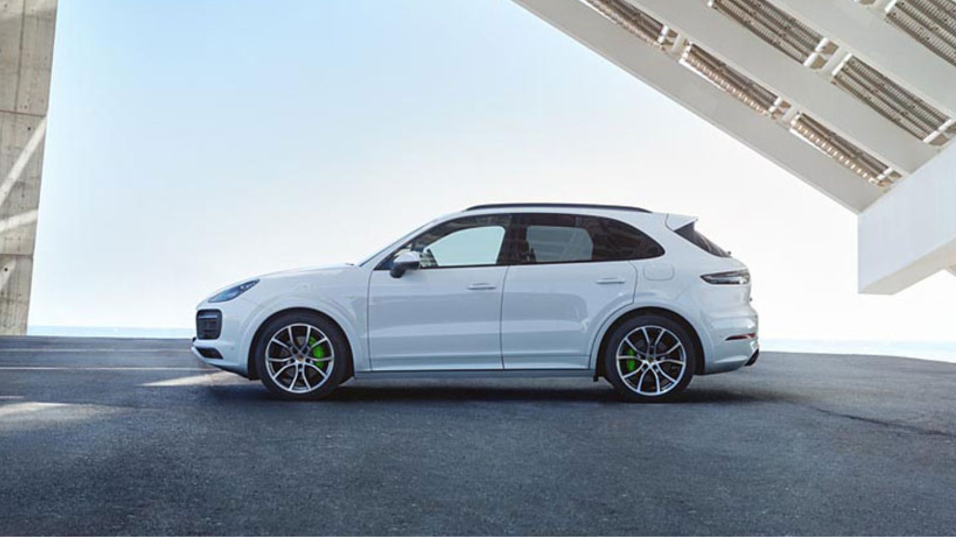 This hybrid SUV delivers luxury for less than a Tacoma