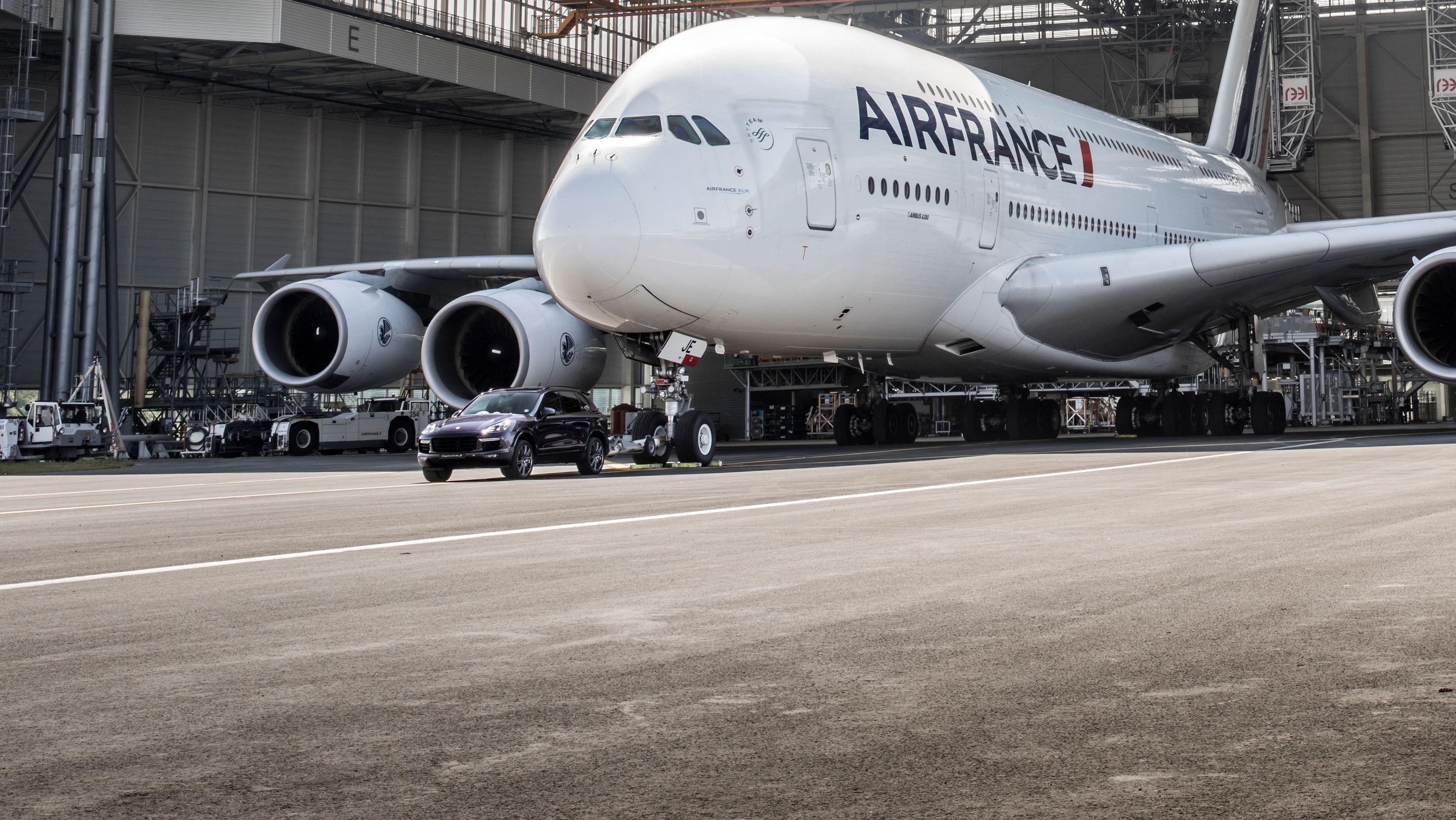 Cayenne Towing Airbus A380