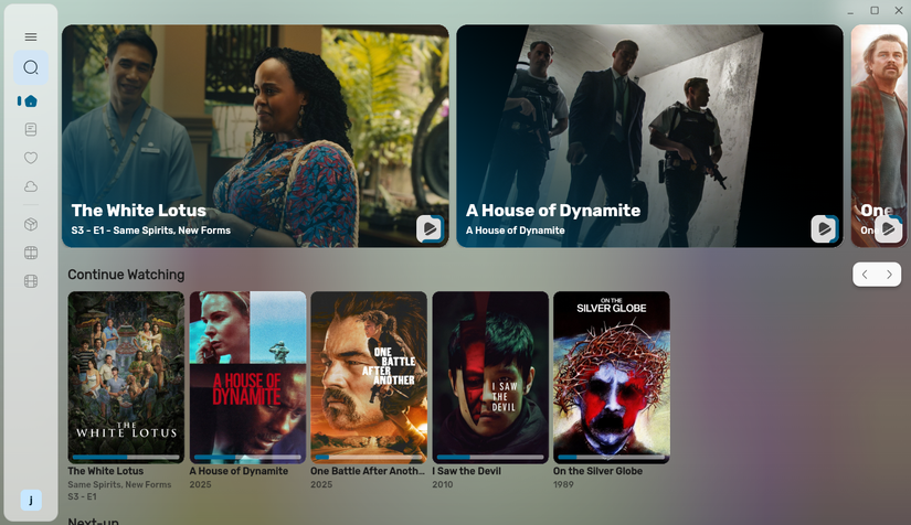 Aplicación de escritorio Fladder que muestra varios programas y películas en un servidor Jellyfin.