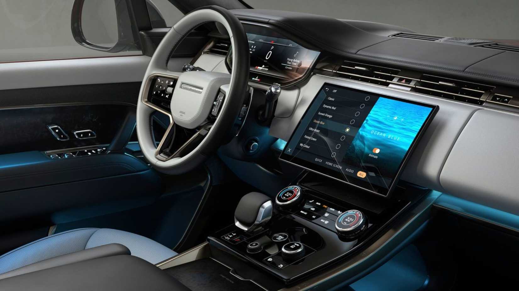 Салон Range Rover Sport 2023 года.