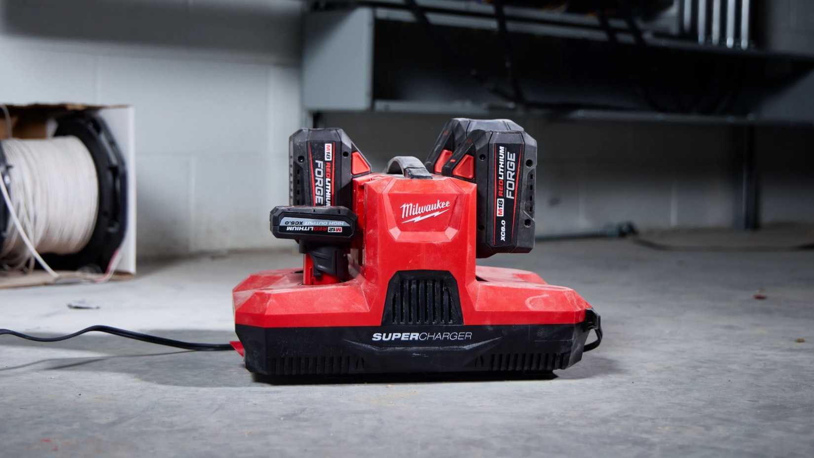 Milwaukee 4 bay fast charger