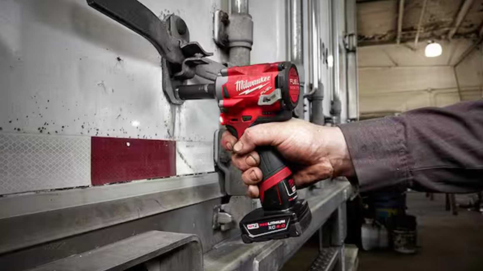 Milwaukee M12 stubby impact