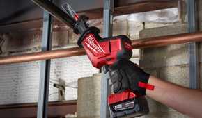 Milwaukee M18 hackzall cutting pipe
