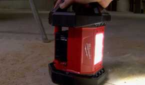 Milwaukee M18 rover led light