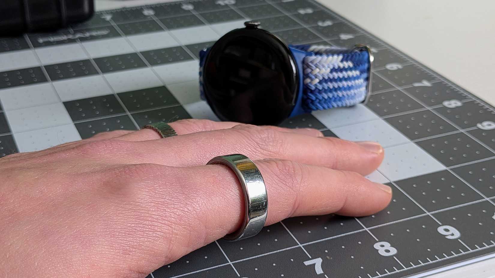 smart ring vs smartwatch 1-1