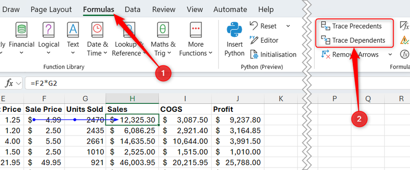 Hình 12: Các nút Theo dõi Tiền đề (Trace Precedents) và Theo dõi Phụ thuộc (Trace Dependents) trong tab Formulas của ribbon Excel được đánh dấu, và các mũi tên được hiển thị trên trang tính.