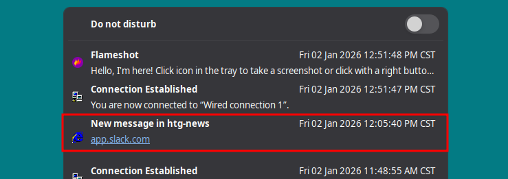 O log de notificação da bandeja do sistema Xfce com um retângulo vermelho ao redor de uma notificação do Slack sem mostrar nenhum conteúdo de mensagem.