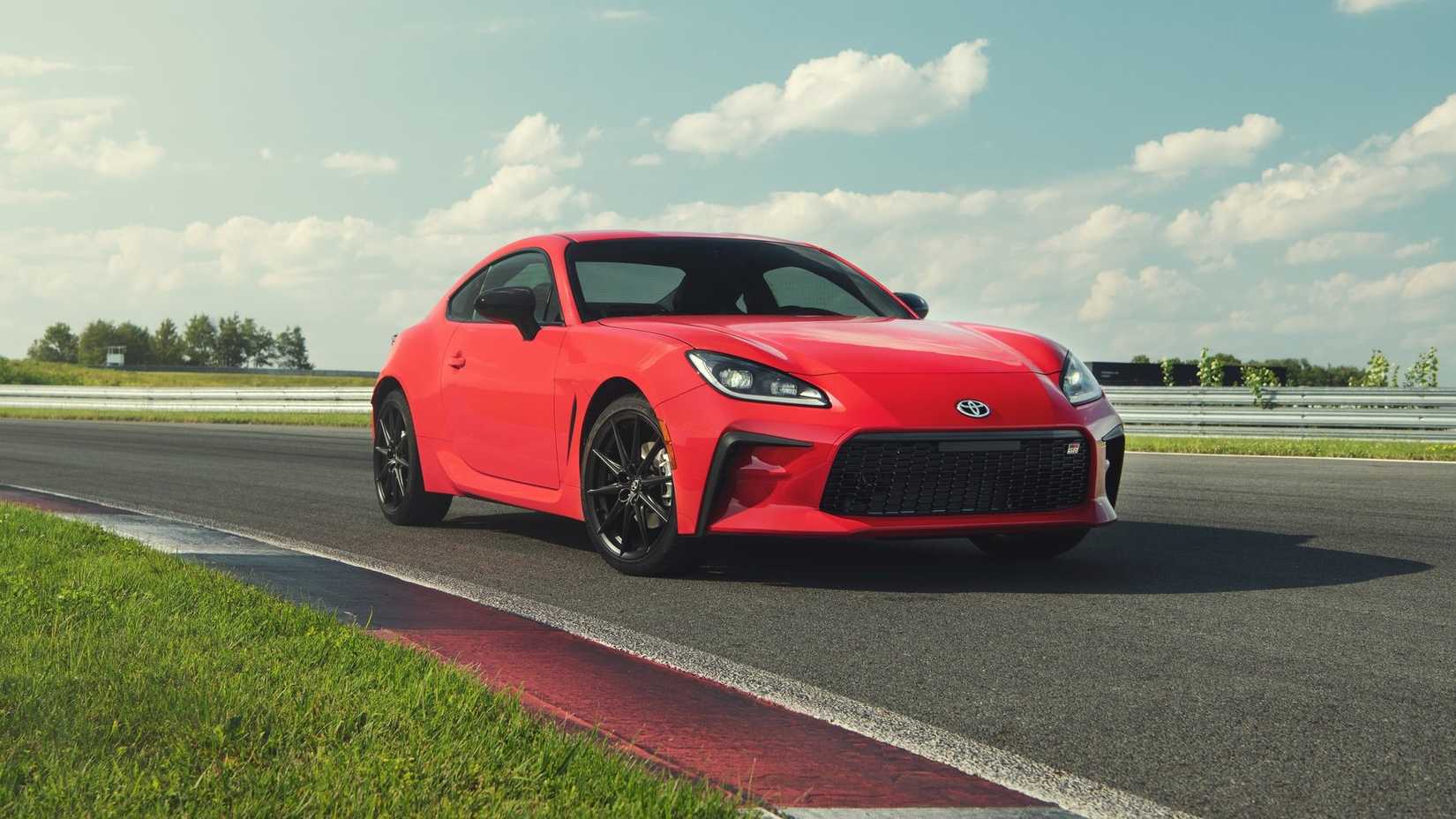 Front 3/4 shot of a 2022 Toyota GR86