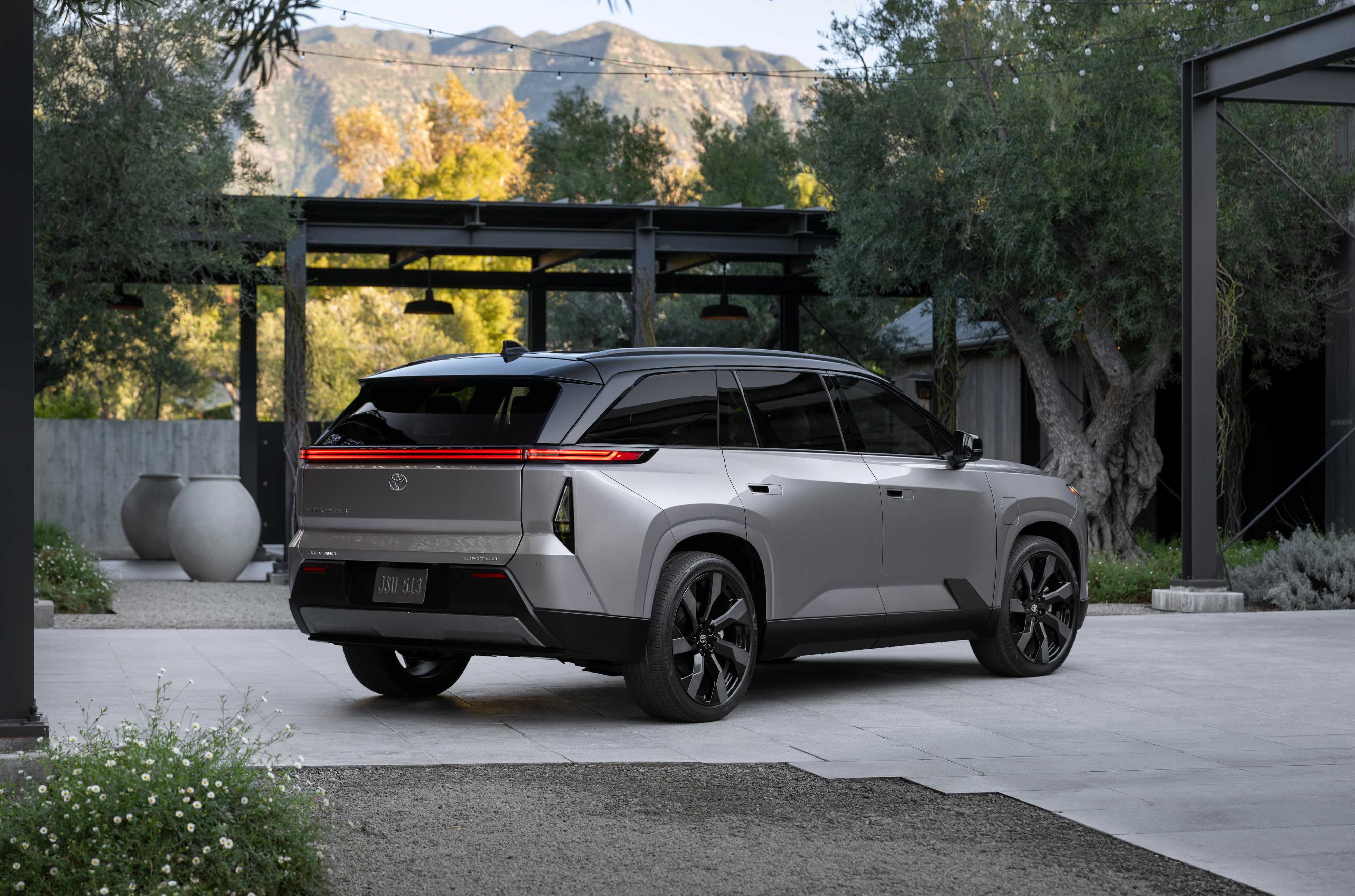 Spellbound Colour 2027 Toyota Highlander EV revealed: 18 cupholders and Tesla-style charging