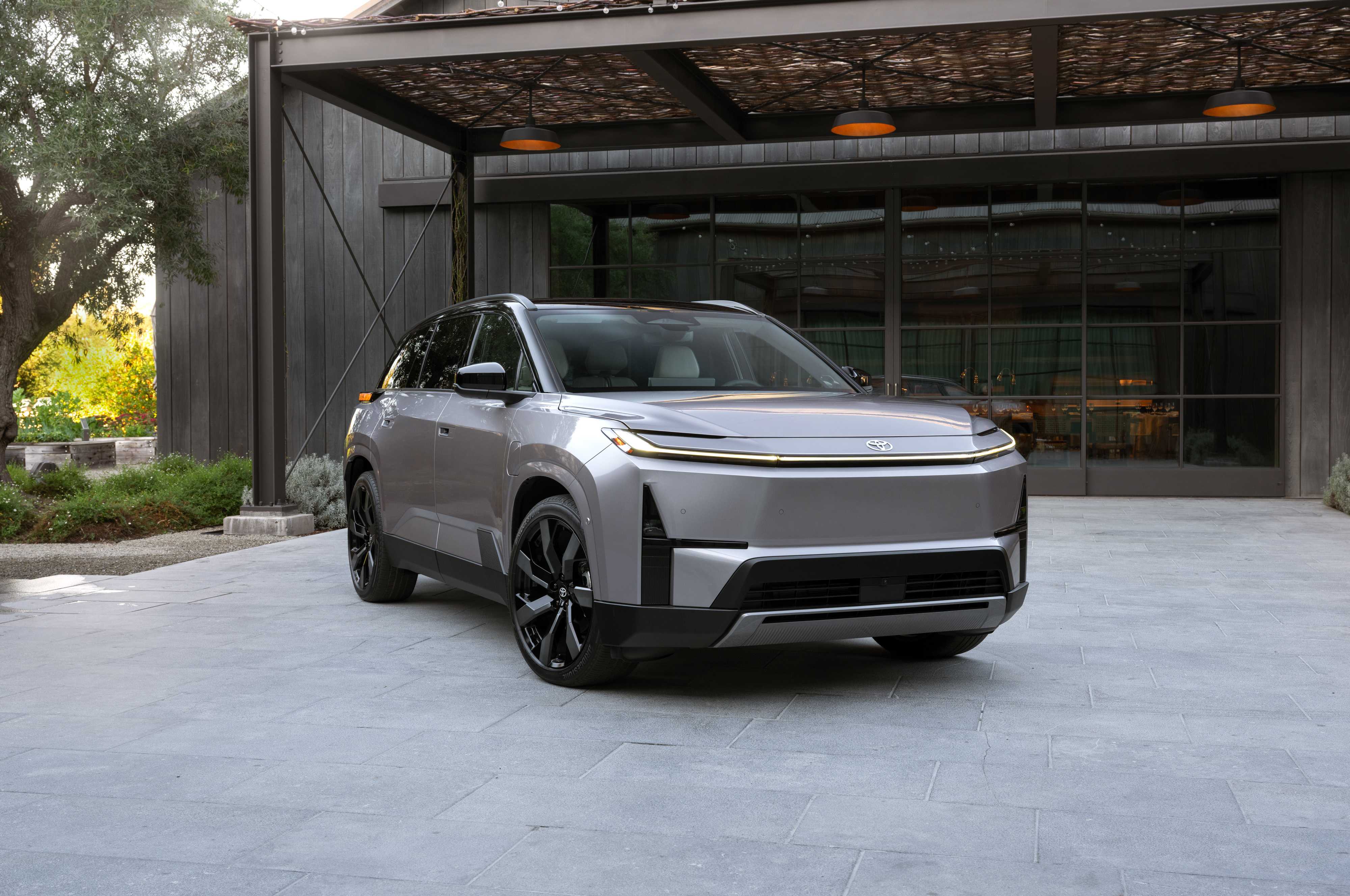 Spellbound Colour 2027 Toyota Highlander EV revealed: 18 cupholders and Tesla-style charging