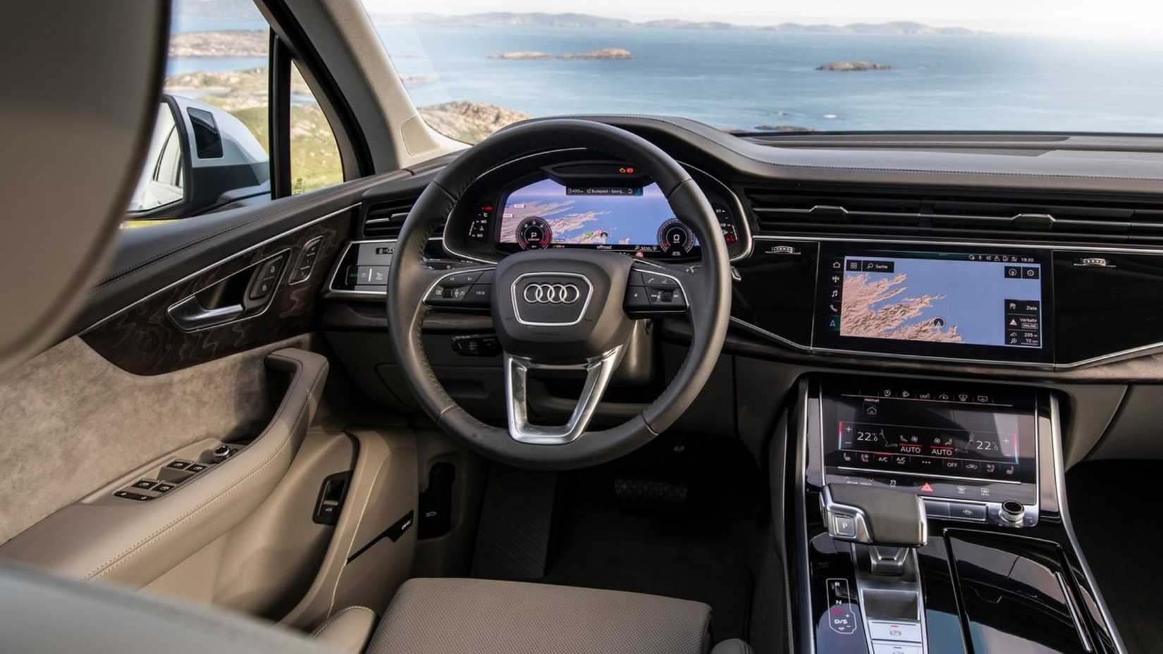 Snimak upravljača i instrumentne ploče u Audiju Q7 iz 2020.