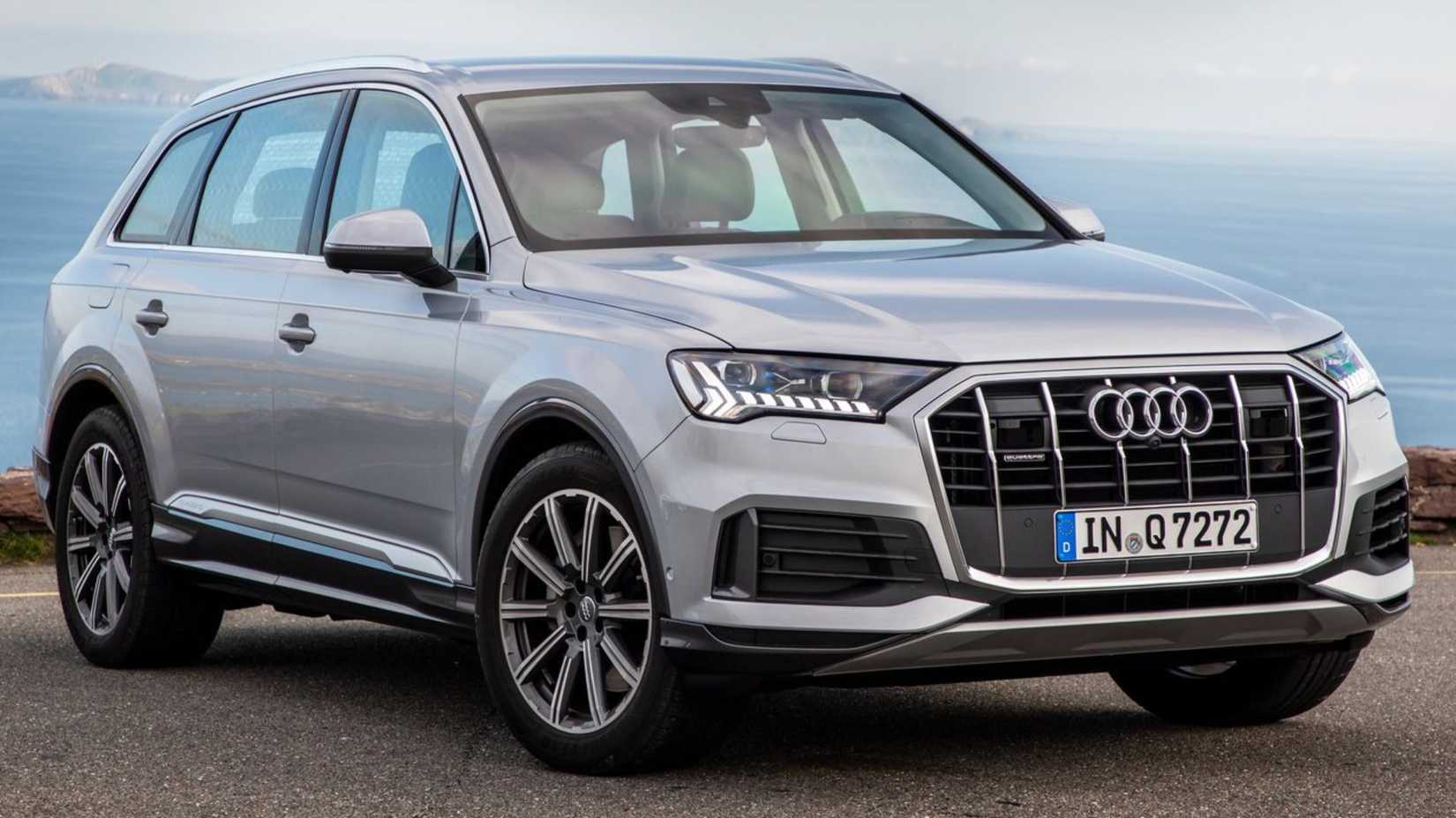 Snimak izbliza prednje strane Audija Q7 iz 2020.