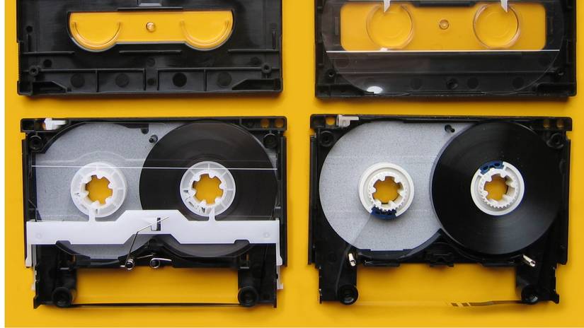 SCSI টেপ ড্রাইভের হারিয়ে যাওয়া যুগ: কেন 90s পিসি অডিও ক্যাসেটে ডেটা ব্যাক আপ করে
