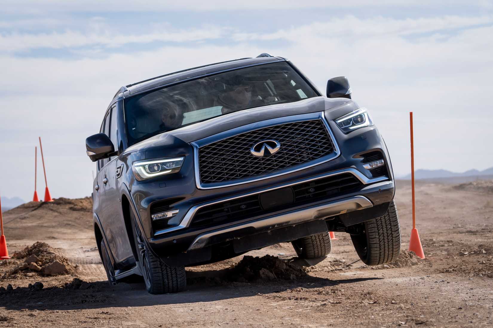 Infiniti QX80 off-roading