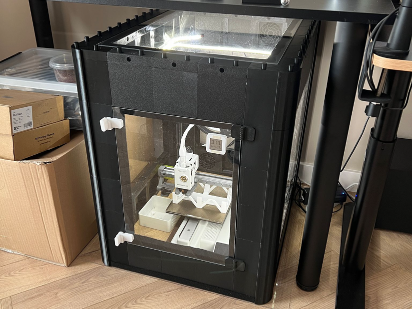 Modular 3D printer enclosure by MakerWorld user Savadrox.