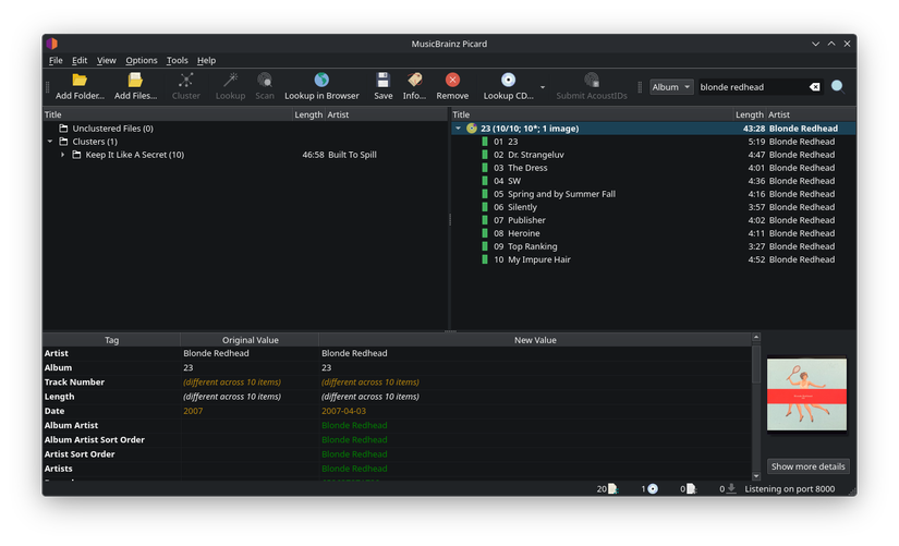 MusicBrainz Picard montrant un album chargé de nouvelles métadonnées et un autre album dans le champ clusters.