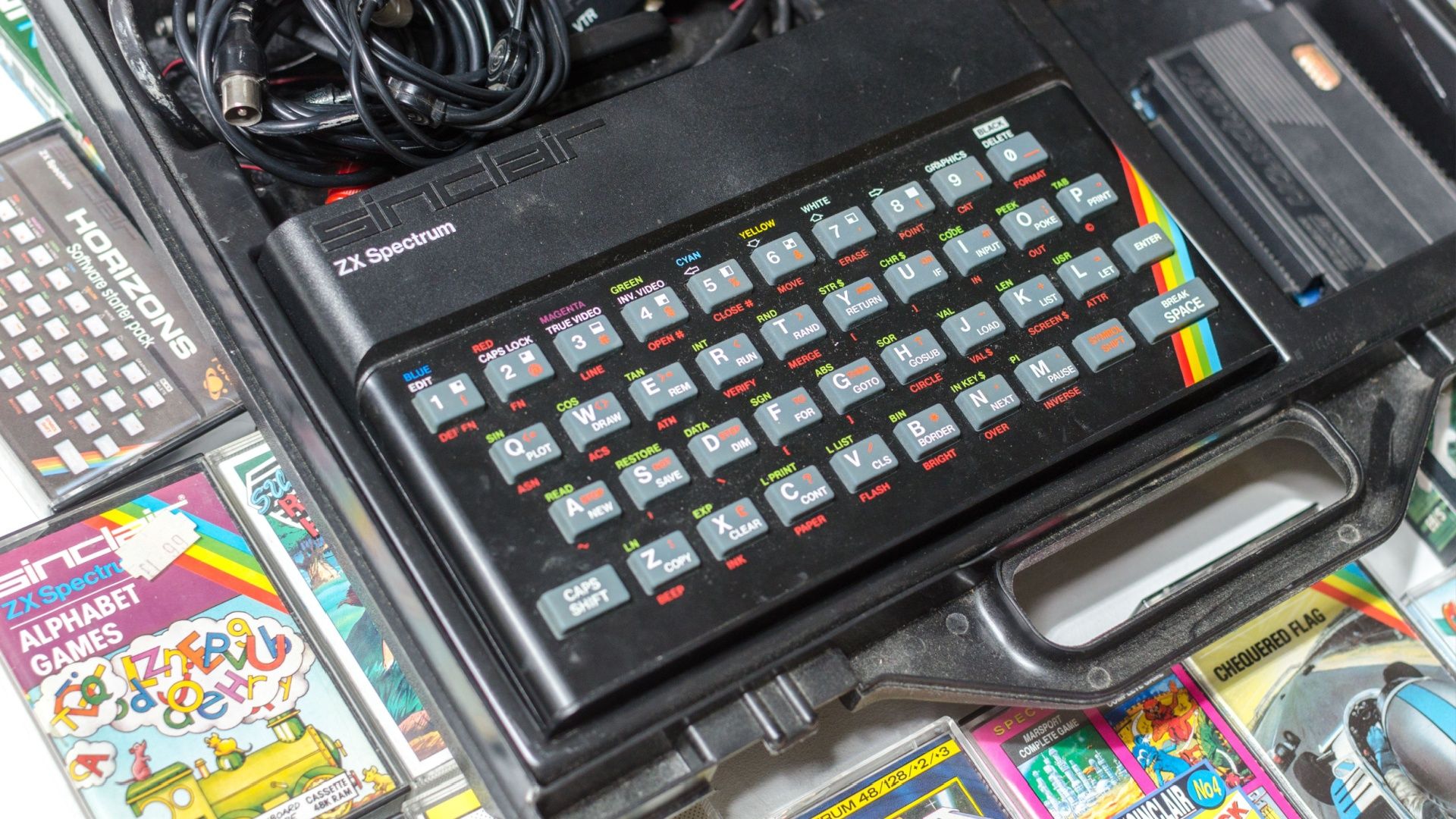 Pc ゲーマー The new ZX Spectrum full-size retro computer even includes rubber
