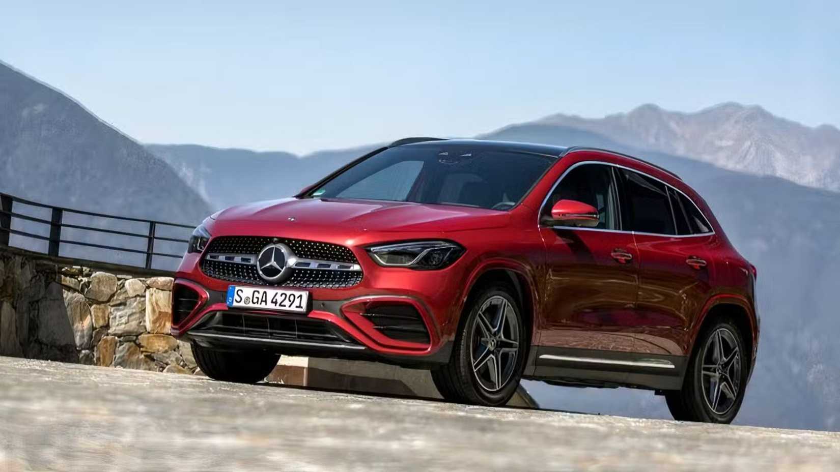 2026 Mercedes-Benz GLA-Class front 3/4 shot