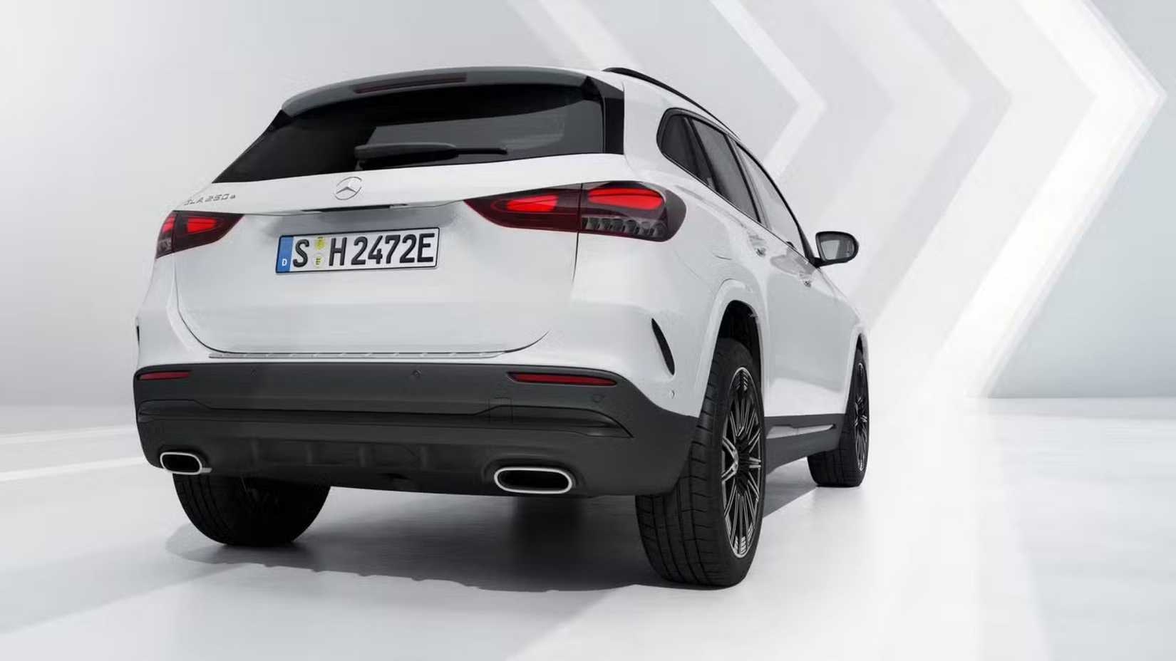 2024 Mercedes-Benz GLA rear 3/4