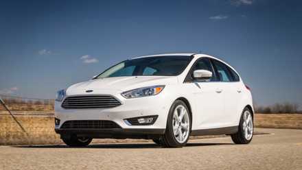 White 2015 Ford Focus Titanium