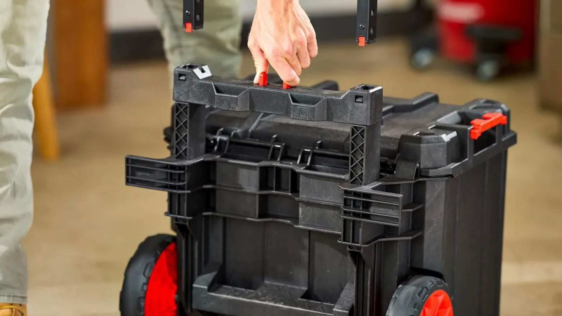 Harbor Freight's new rolling toolbox will make you rethink Milwaukee ...